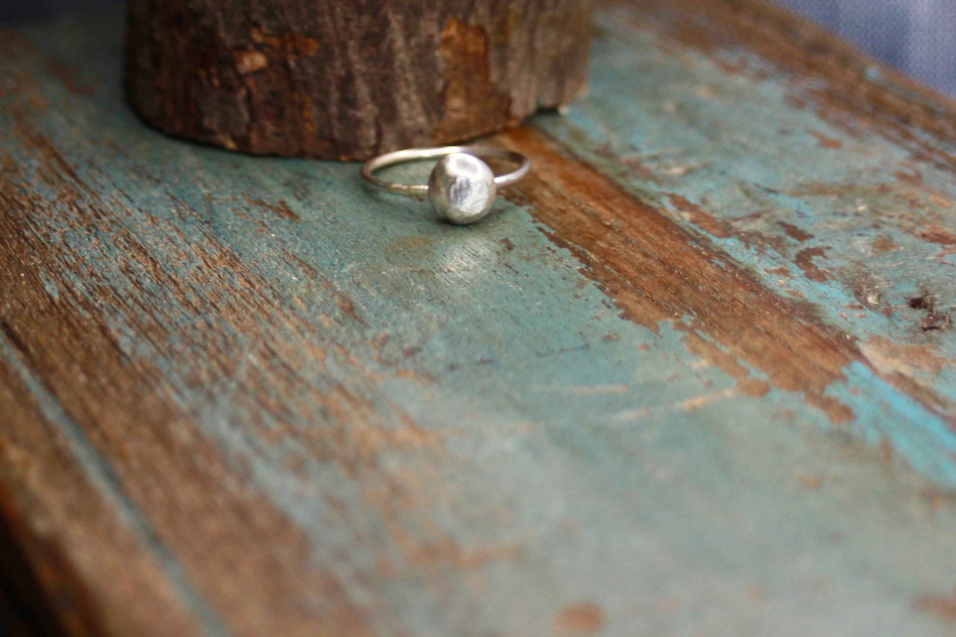 Organic pebble stacking ring