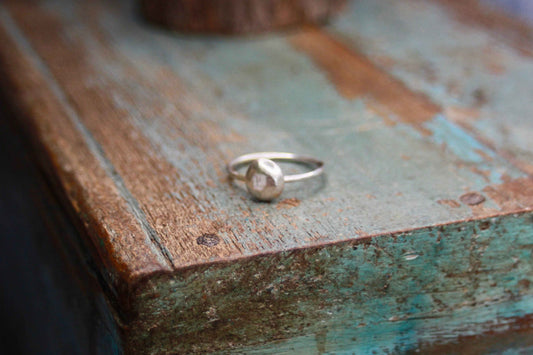 Organic pebble stacking ring