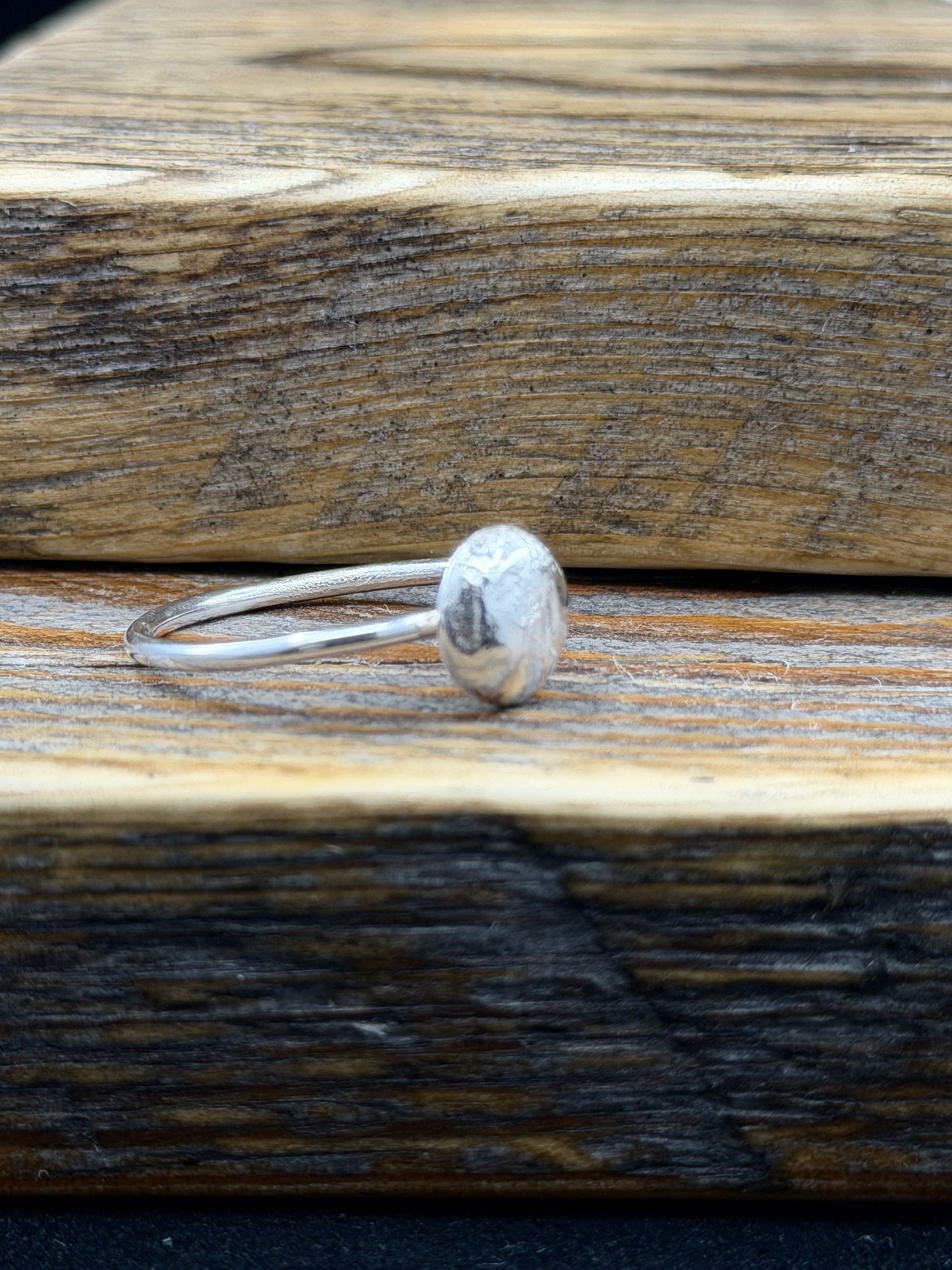 Organic pebble stacking ring