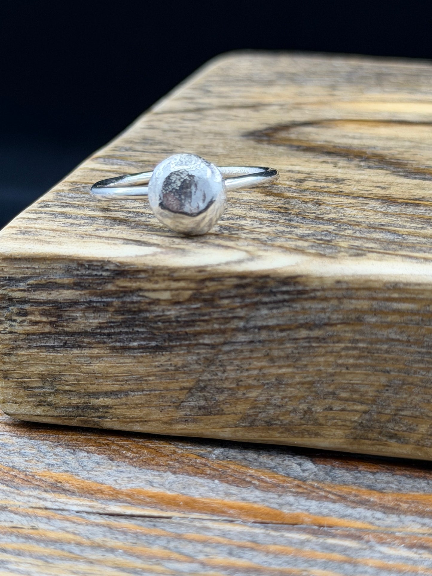 Organic pebble stacking ring